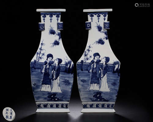 A PAIR OF WHITE&BLUE GLAZE STORY PATTERN VASES