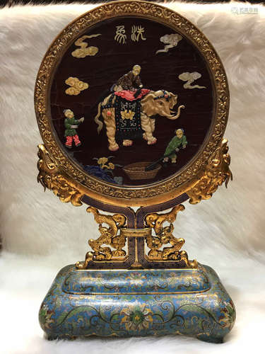 A CLOISONNE SMALL SCREEN OF ELEPHANT PATTERN PAINTED