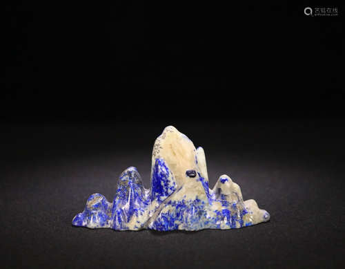 A LAPIS LAZULI MOUNTAIN SHAPED PEN HOLDER