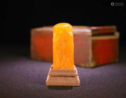 A TIANHUANG SOAPSTONE SEAL PENDANT