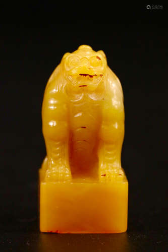 A TIANHUANG STONE SEAL OF LION