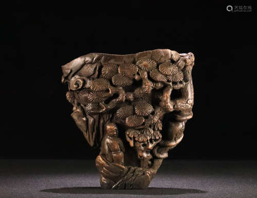 A CHENXIANG WOOD VESSEL OF DRAGON PATTERN CARVING