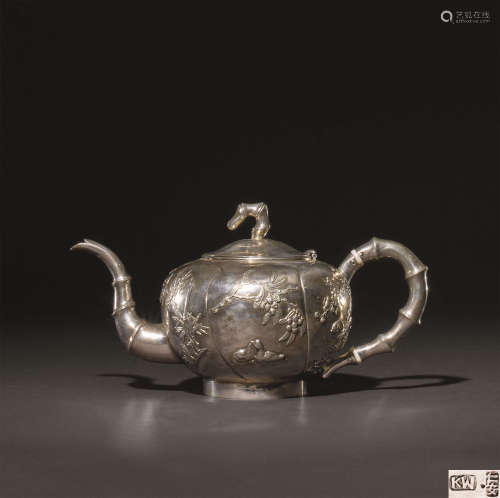 清代（1880年） 花鸟纹银壶