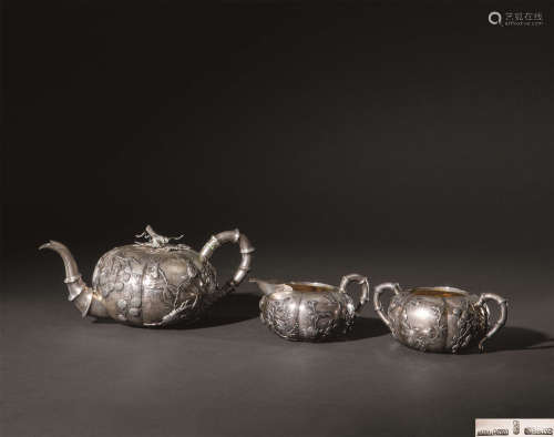 清代（1870年） 瓜形三件套银壶