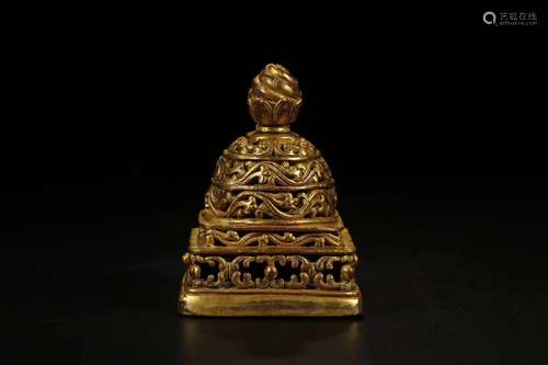 A GILT BRONZE CASTED HOLLOW DRAGON PATTERN SEAL