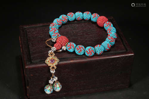 A SONG STONE AND CORAL BEADS STRING BRACELET