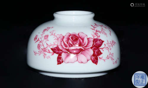 A CARMINE GLAZE FLORAL PATTERN FLOWER HOLDER