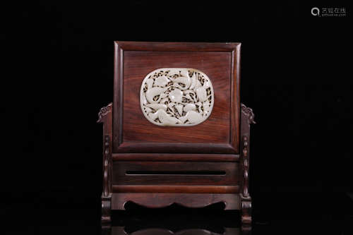 A RED WOOD CARVED HETIAN JADE DECORATED SCREEN