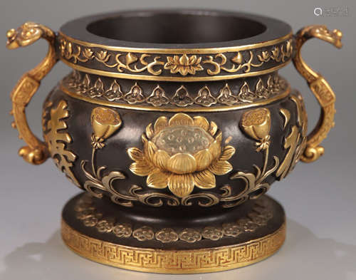 A GILT BRONZE CASTED AUSPICIOUS PATTERN CENSER