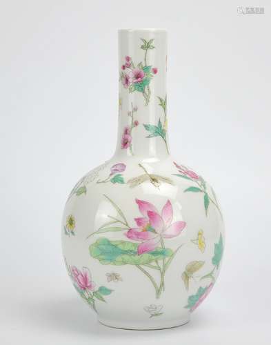 A Famille Rose Vase w/ Floral Sprays,20th C.