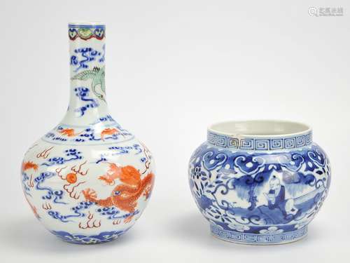 A Blue&Iron Red Vase w/ a Blue&White Jar,19-20th C