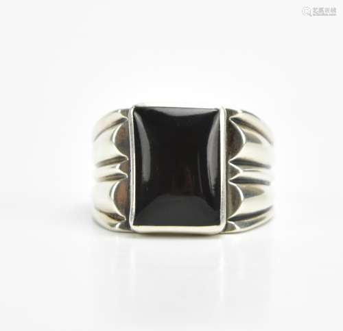 A Sterling Ring w/ Black Stone
