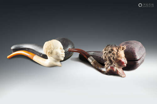 十九世紀  木雕西洋人物頭像蜜蠟咀煙斗一組兩件