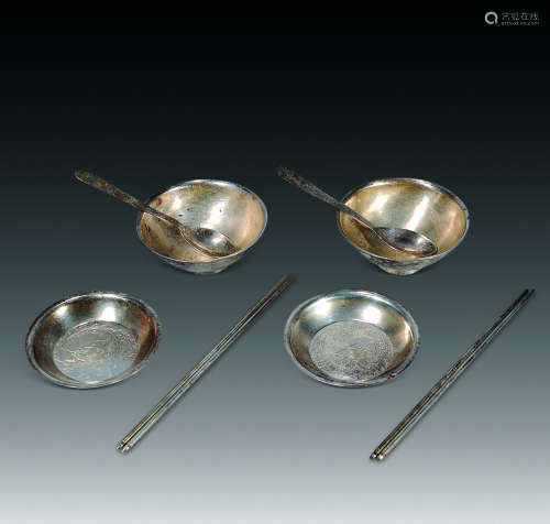 20世纪中期 纯银錾龙凤养生碗具 （一套）