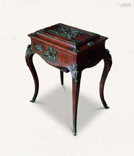 19世纪 法国橡木镶紫铜饰件梳妆台