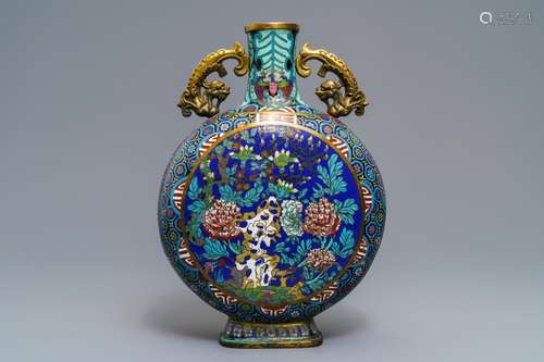 A Chinese cloisonné moonflask, Qianlong mark, 19/20th C.