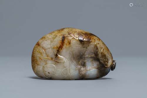 A Chinese greyish-white and russet jade snuff bottle, 19/20th C.