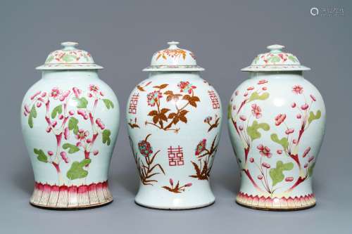 A pair of and a single Chinese famille rose covered vase with floral design, 19th C.