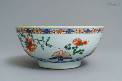 A Chinese verte-Imari bowl with floral design, Kangxi