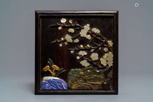 A Chinese soapstone embellished wooden box and cover, 19/20th C.