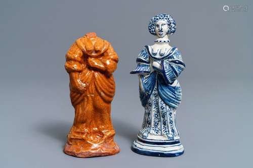 A Frisian Delftware blue and white model of a lady and an earthenware fragment, Harlingen, ca. 1775