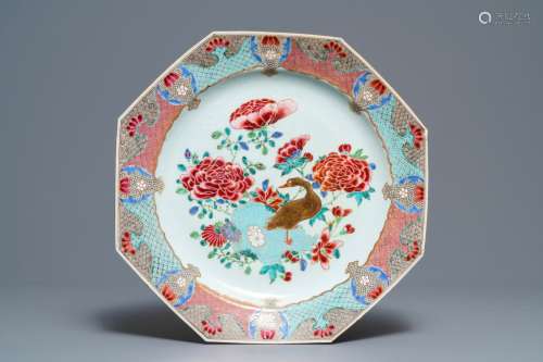 A large octagonal Chinese famille rose charger with a goose, Yongzheng/Qianlong