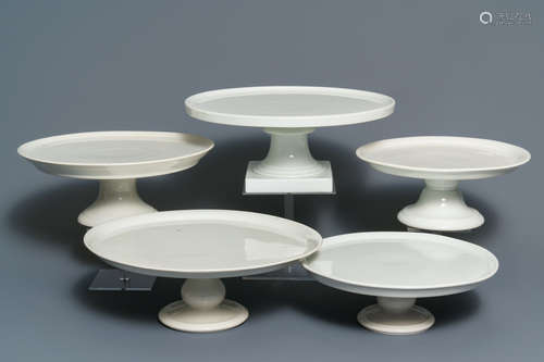 Five large monochrome white French porcelain tazza, 19th C.