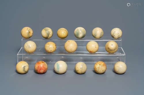 Seventeen ivory billiard balls, 19th C.