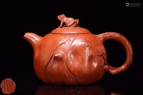 A ZISHA TEAPOT WITH MARKING&FROG COVER