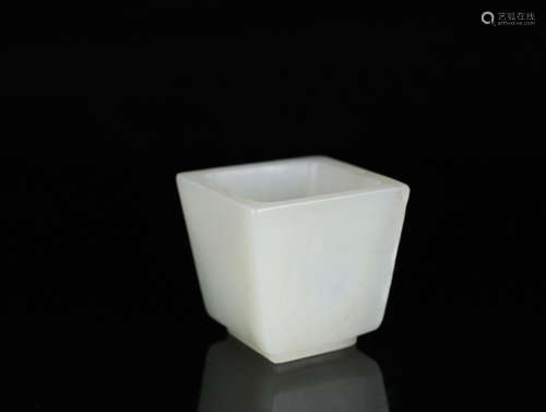 A HETIAN JADE SMALL CUP