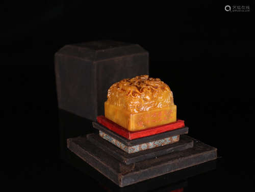 A TIANHUANG STONE SEAL OF DRAGON PATTERN