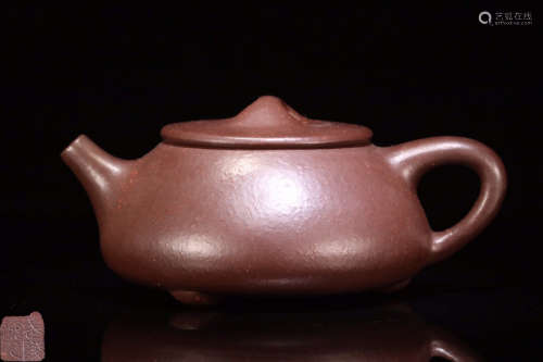 A ZISHA TEAPOT TRIPOD CENSER WITH MARKING