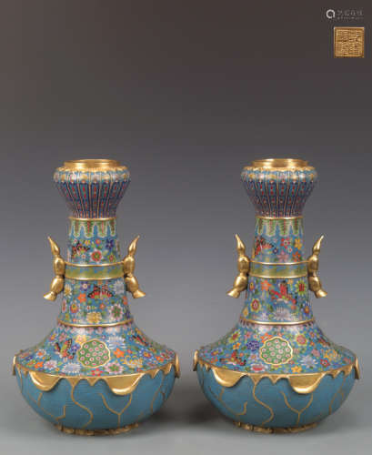 A PAIR OF CLOISONNE WITH FLORAL PATTERN EAR VASES