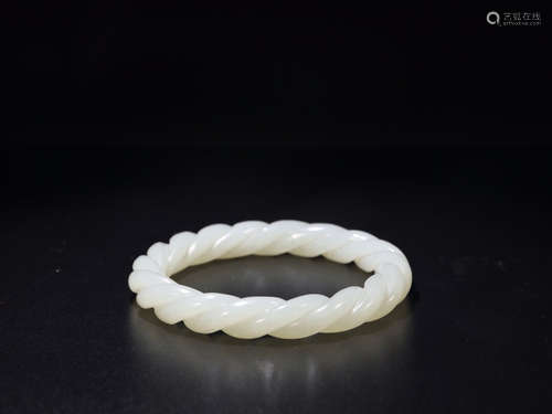 A HETIAN JADE BANGLE