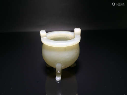 A HETIAN JADE TRIPOD CENSER