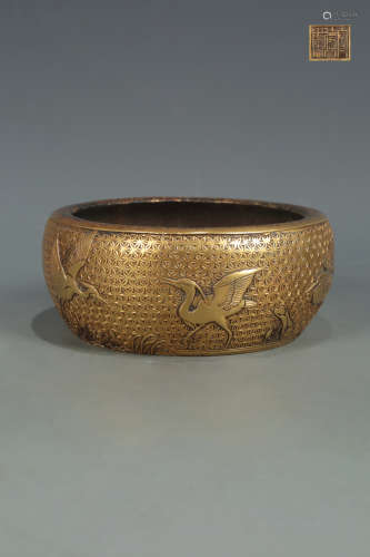 A XUANDE MARK BRONZE CENSER GILDED WITH GOLD