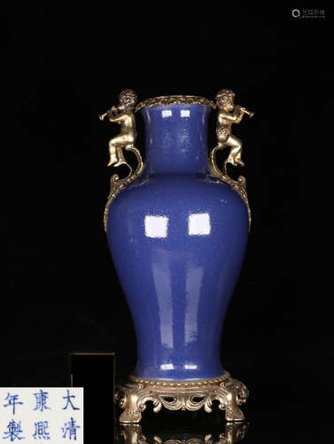 A KANGXI MARK BLUE-GLAZE VASE EMBEDED BRONZE DECORATED