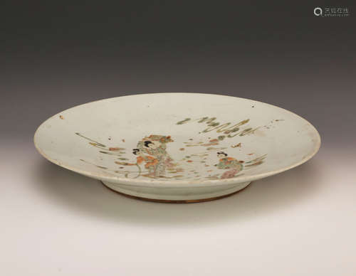 A Chinese Famille-Rose Porcelain Plate