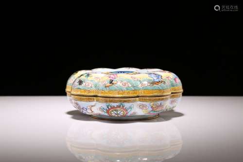 A Chinese Enamel Box with Cover