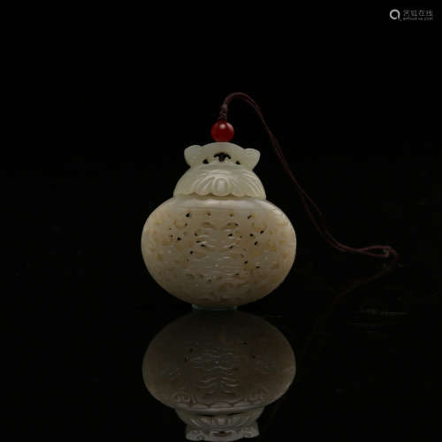 A Chinese Carved Jade Incense Box