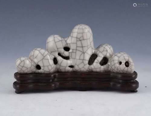 Qing dynasty porcelain Ge kiln porcelain brush rest