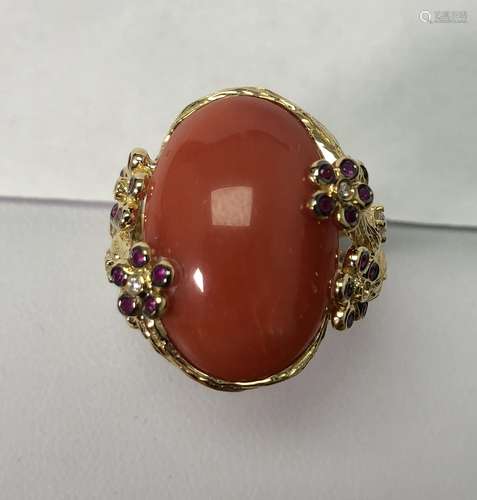 18K Yellow Gold Coral Ring