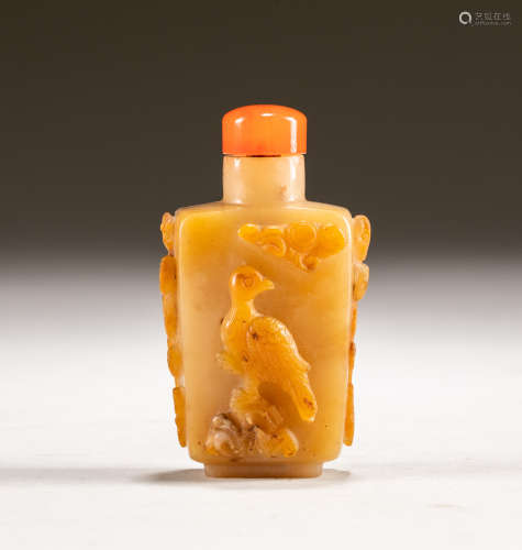 19th Chinese Antique Honey Agate Carved Snuff Bottle