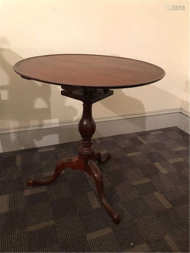 A Queen Anne walnut candlestand