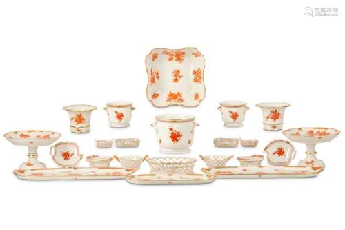 A COLLECTION OF HEREND 'FORTUNA RUST' PATTERN PORCELAIN
