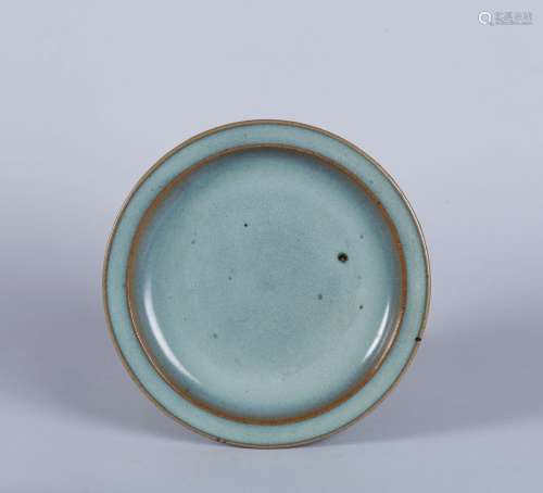 A Chinese Jun-Type Porcelain Plate
