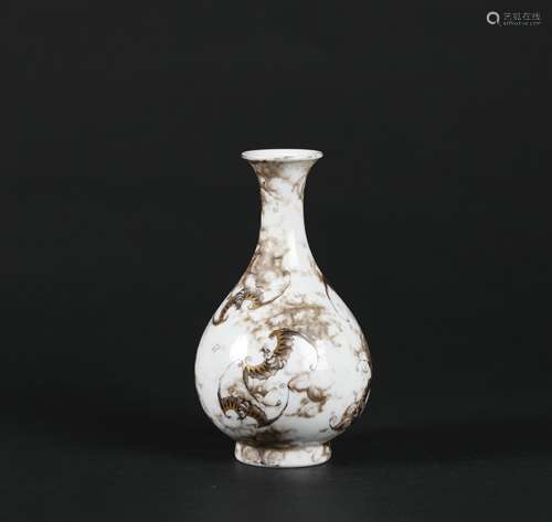 A Chinese Famille-Rose Porcelain Vase