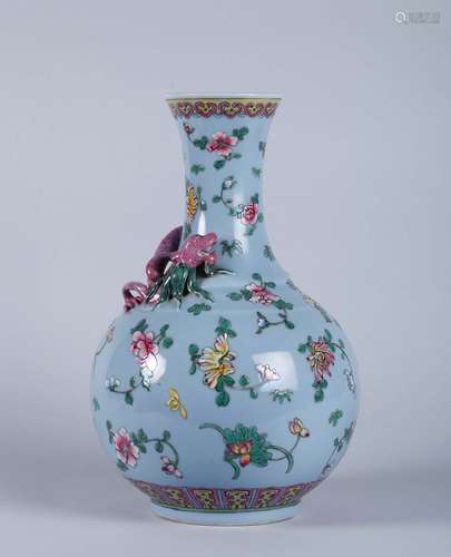 A Chinese Famille-Rose Porcelain Vase