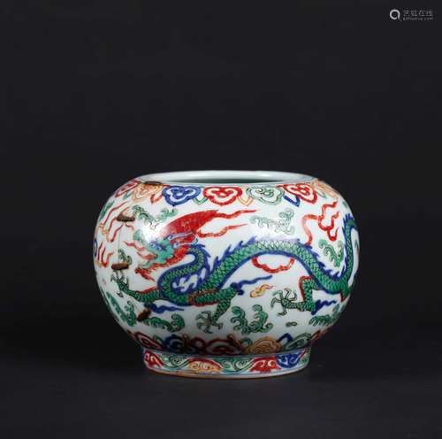 A Chinese Wu-Cai Porcelain Jar