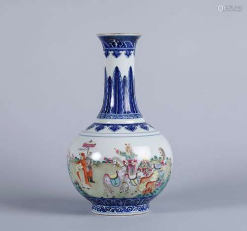 A Chinese Blue and White Porcelain Vase